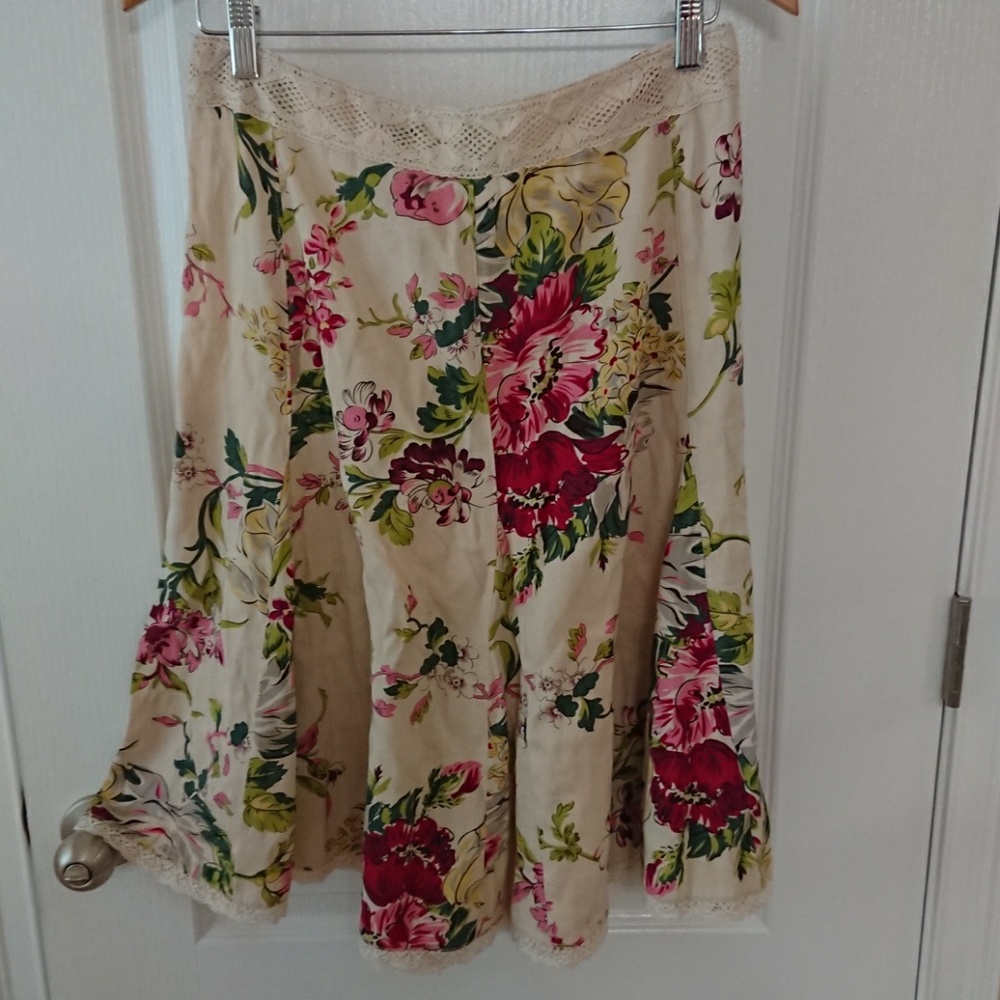 Cabi Skirt Size 12 Style 380
